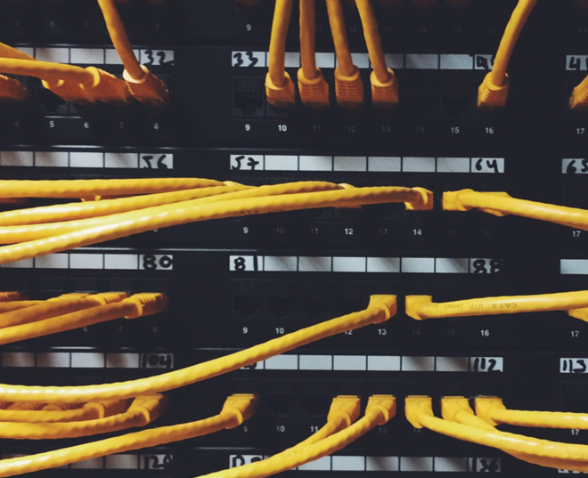 VMware holds its ground as virtualization strategies diversify